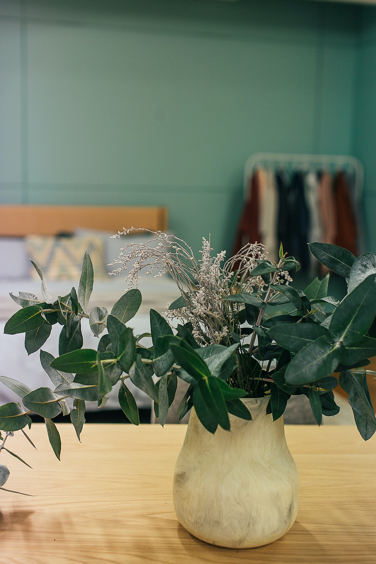 Green leaves decoration on table