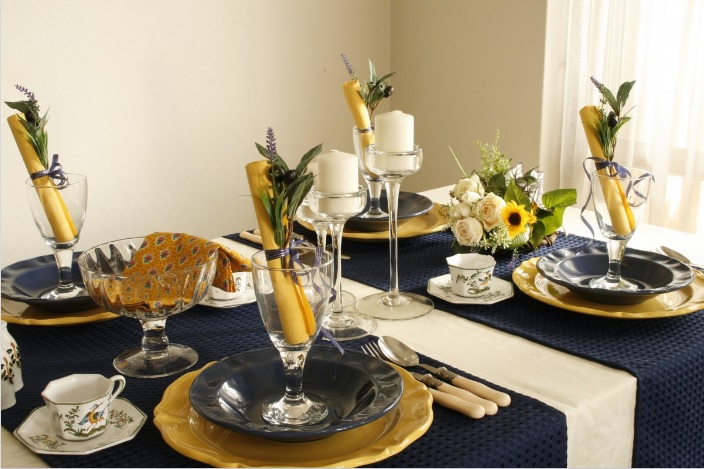 organizing dining table