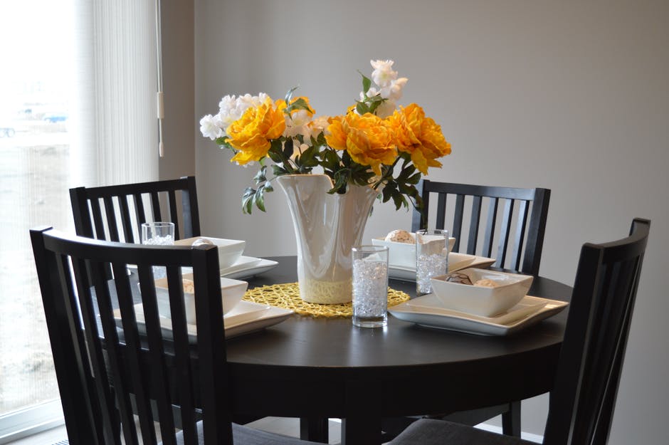 flower for dining table arrangement