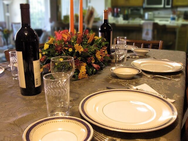 Thanksgiving table