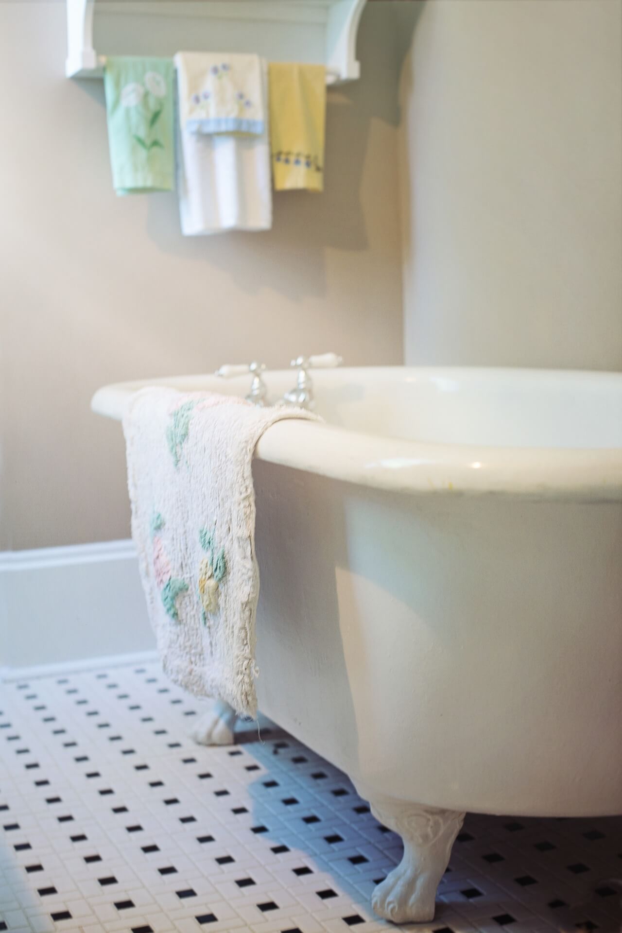 non slip floors for bathrooms