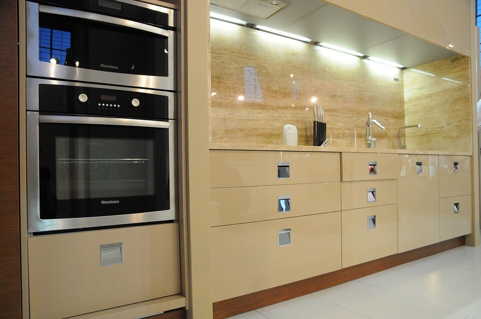 Wall-mounted ovens