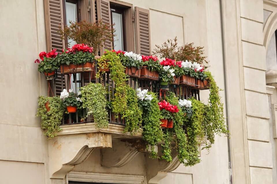 balcony-planters