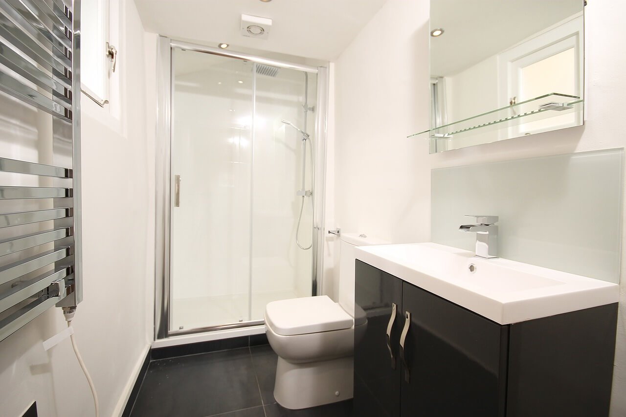 towel-rails-near-shower