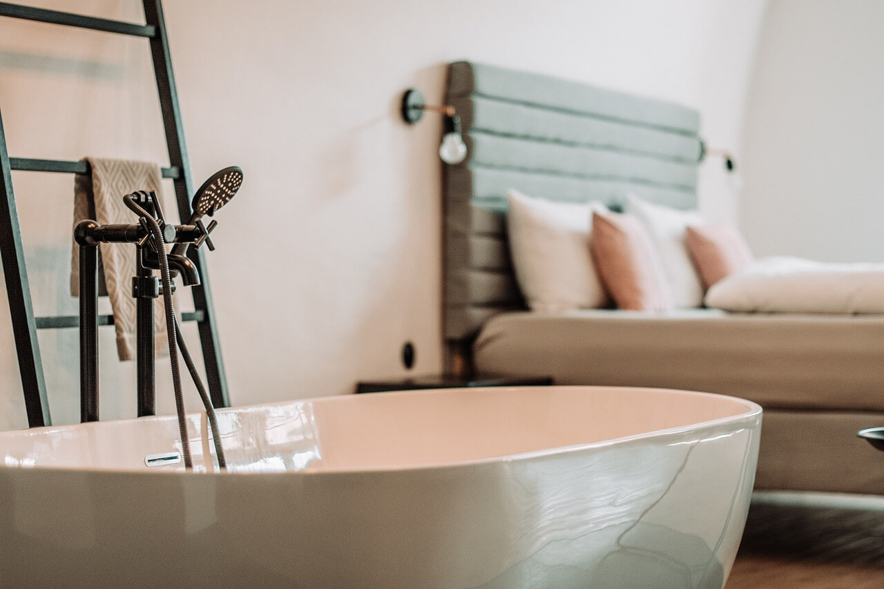 free standing tub