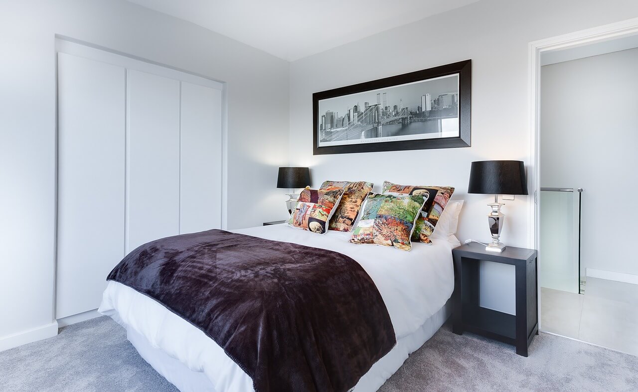 minimalist bedroom