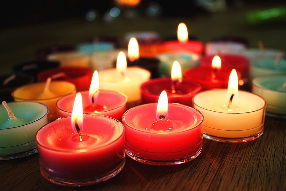 christmas-colorful-scented-candles-kitchen