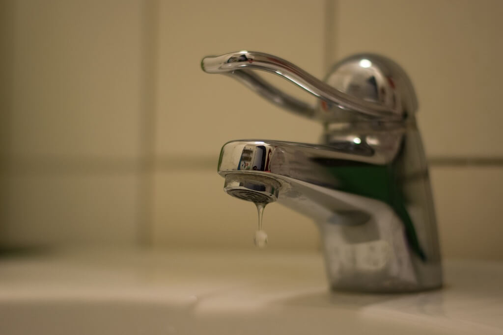 single hole faucet