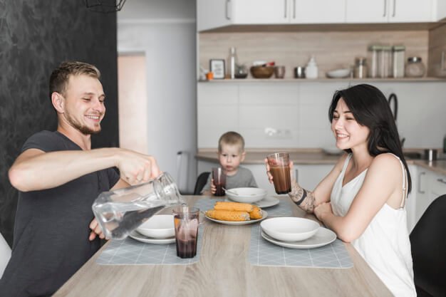 Family drinking water 