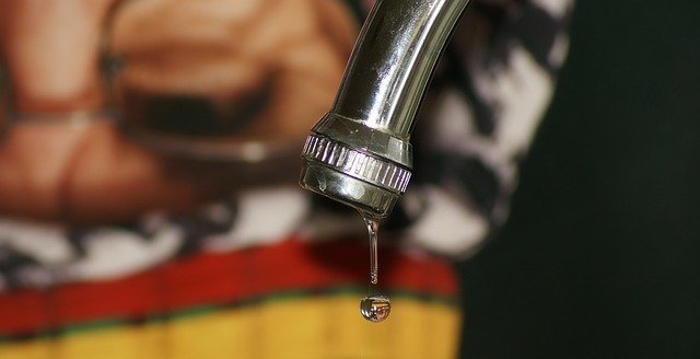 How to fix a leaky kitchen faucet