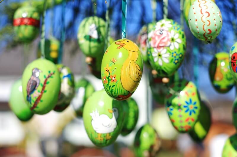 Outdoor Easter decor