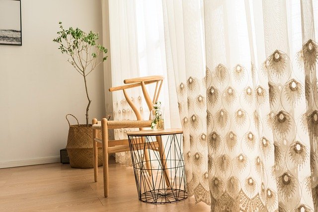 Light-weight curtain