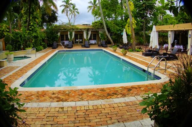 outdoor swimming pool