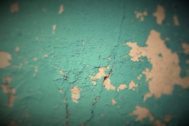 Cracking wall