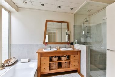 bathroom vanity decor