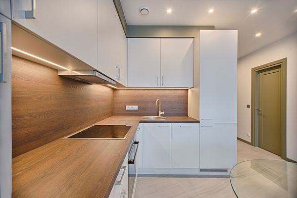 white kitchen cabinets