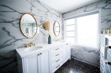 Bathroom sink