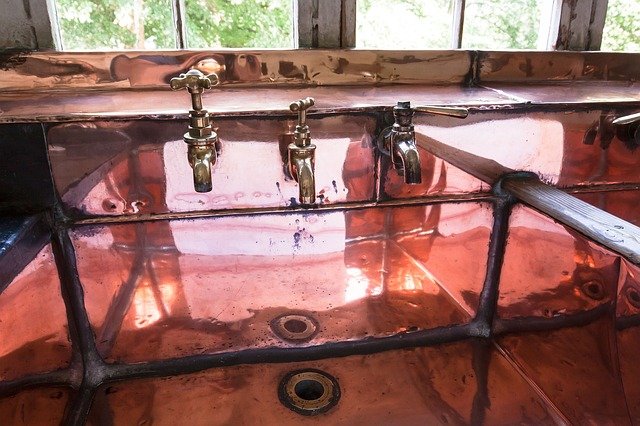 Copper kitchen sink