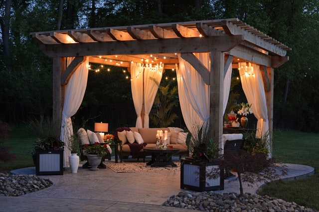 Outdoor string lights