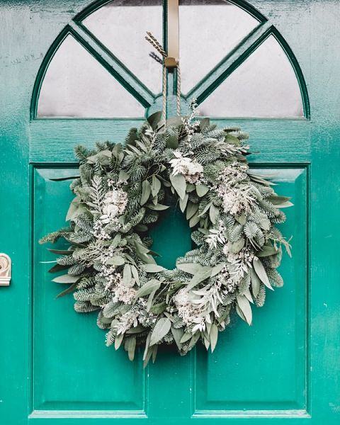 Minimalist christmas decor