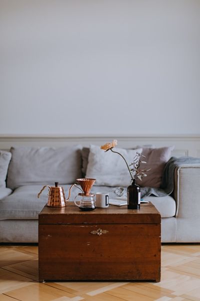 Storage coffee table