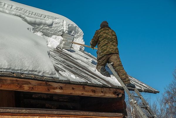 preventing ice dams on roof