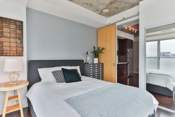 bedroom mirror