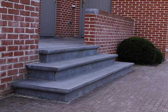 bluestone steps in patio