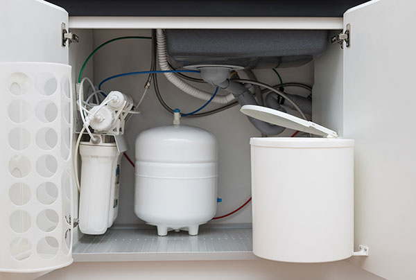 cleaning garbage disposal