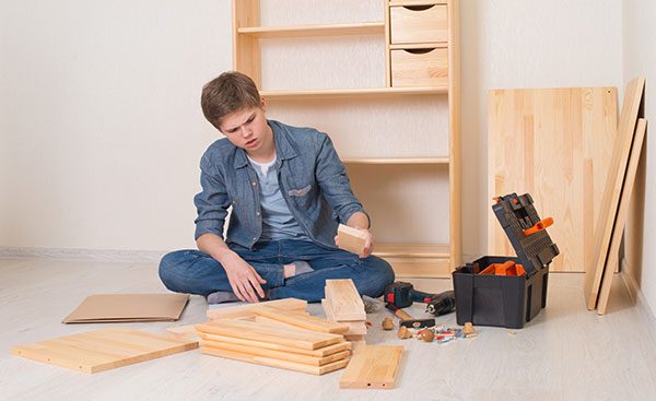DIY built-in bookshelves