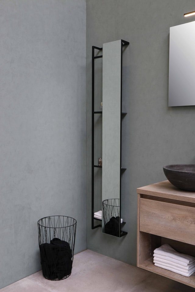 bathroom shelf towel
