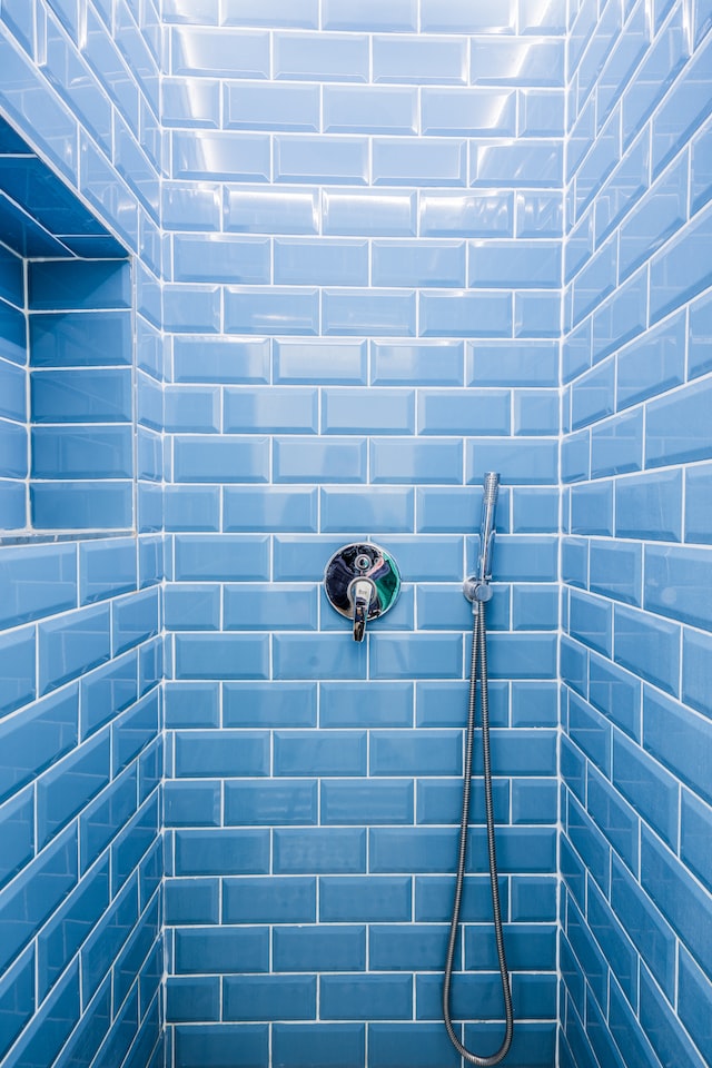 how to caulk a shower