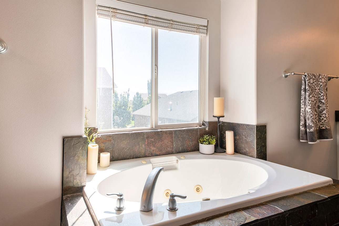 Are You Sure That Jacuzzi Bath Remodel Cost Is Necessary?