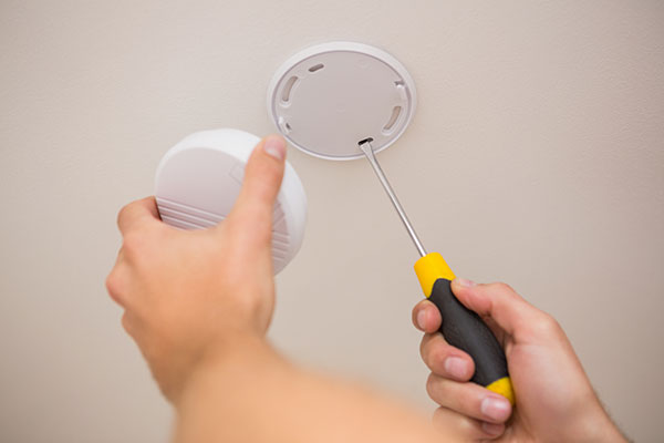 smoke detector remove