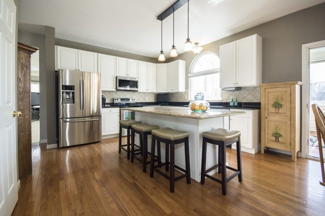 Solid wood kitchen floor
