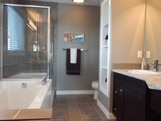 small bathroom layout ideas