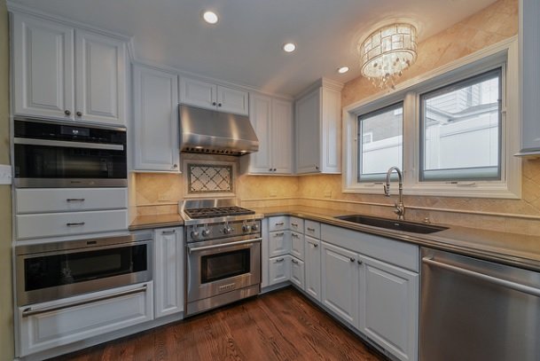 white kitchen cabinets