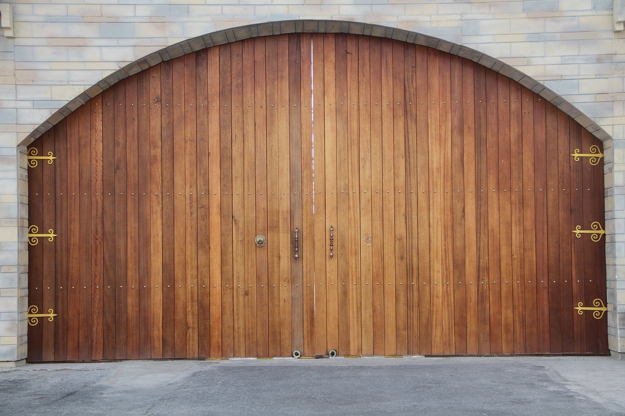 Arched top garage door
