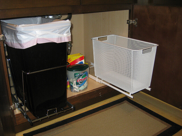 kitchen compost bin