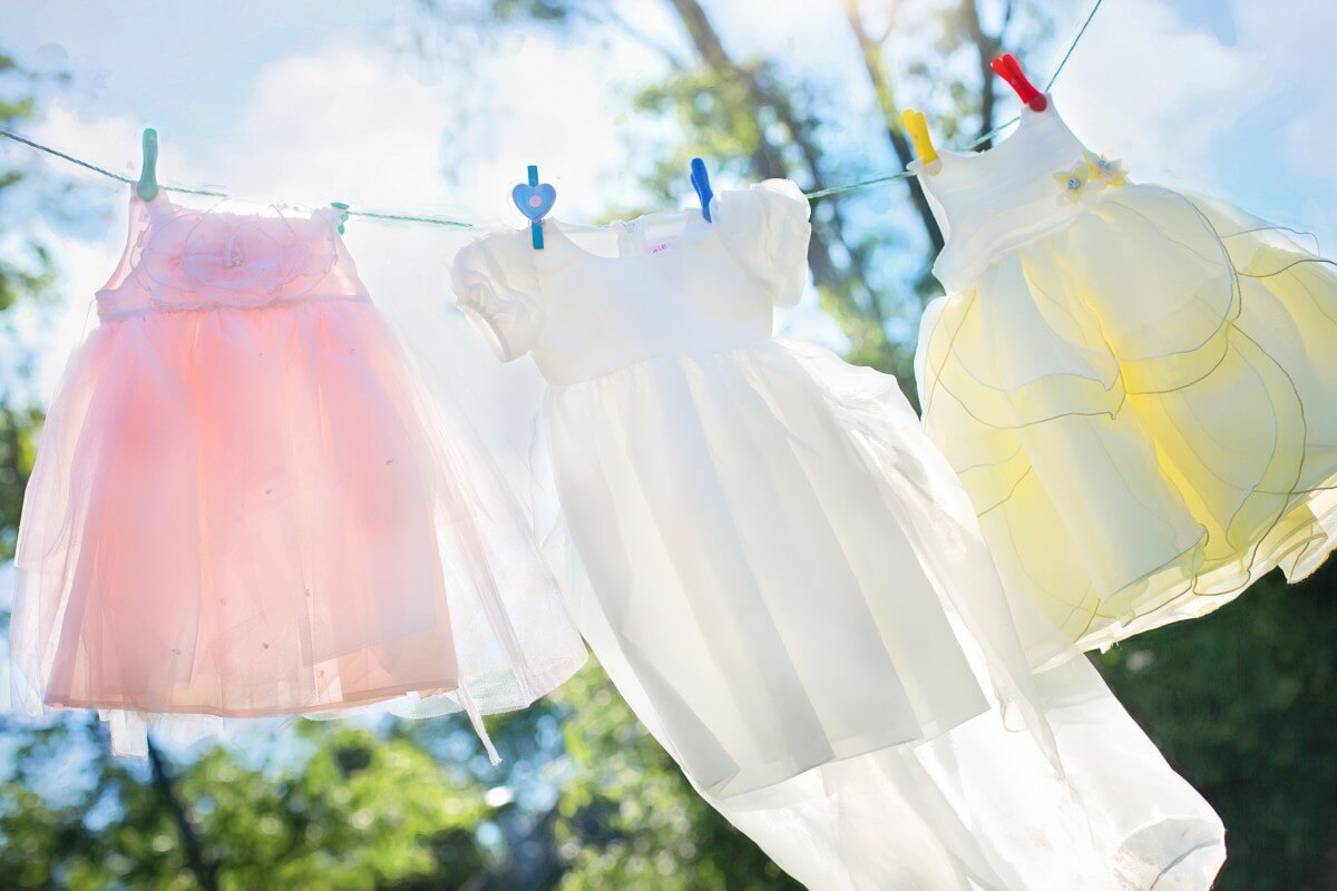 outdoor clothesline