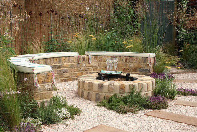 Lovely Functional Outdoor Fire Pit Ideas For Your Home