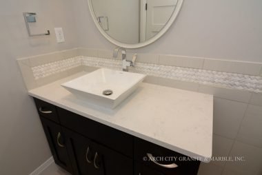 Quartz bathroom countertop