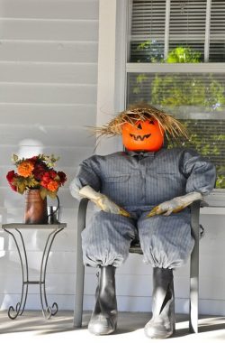 Fall porch decoration