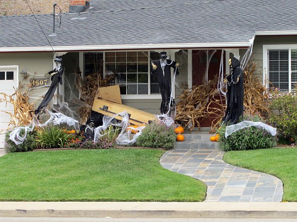 halloween yard ideas