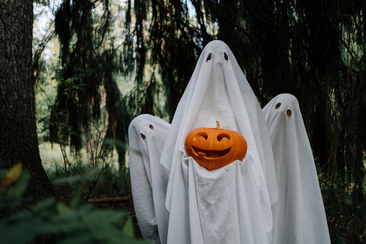 Halloween ghosts family