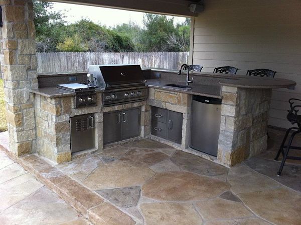 outdoor kitchen cabinets