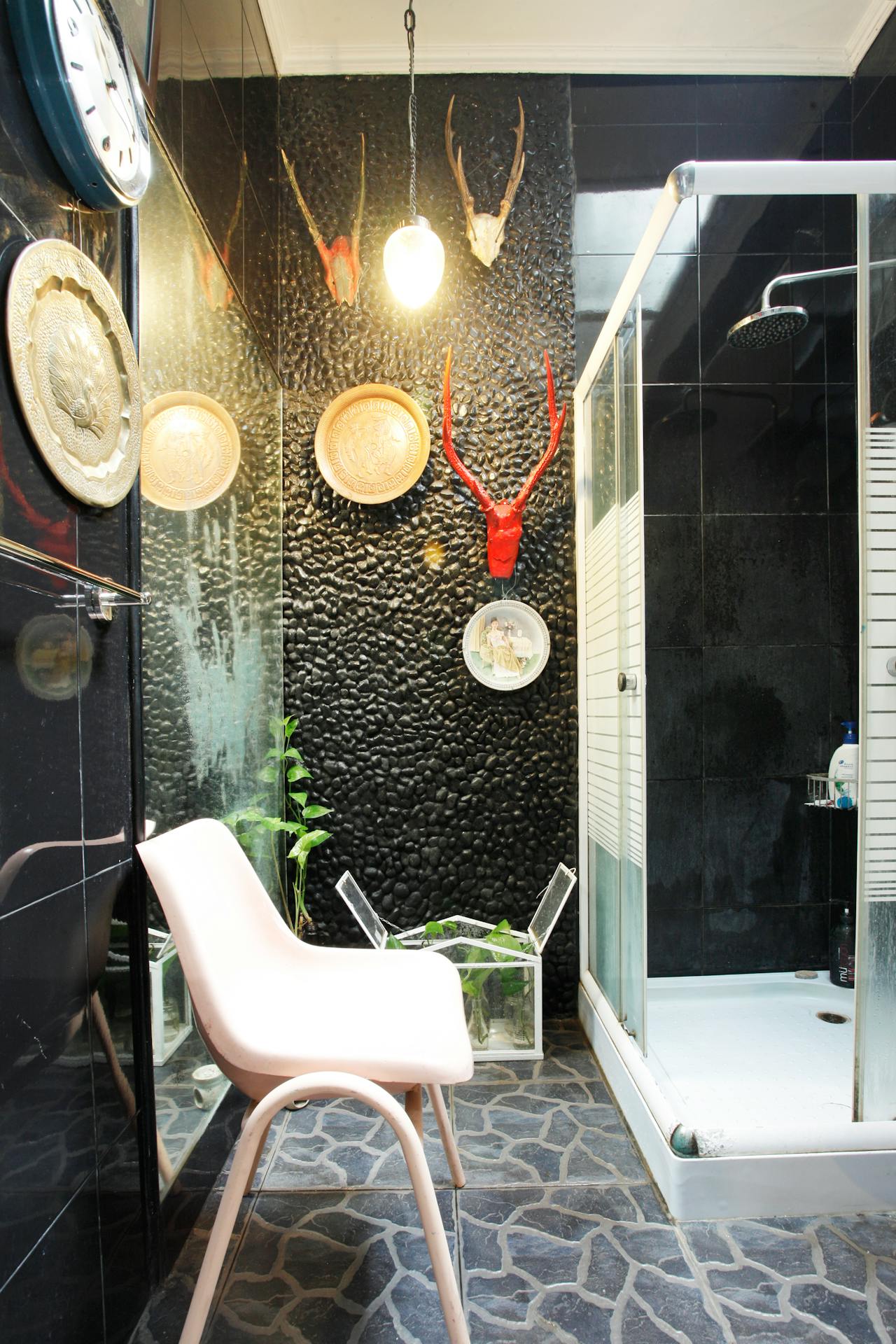 Bathroom with pebbled section