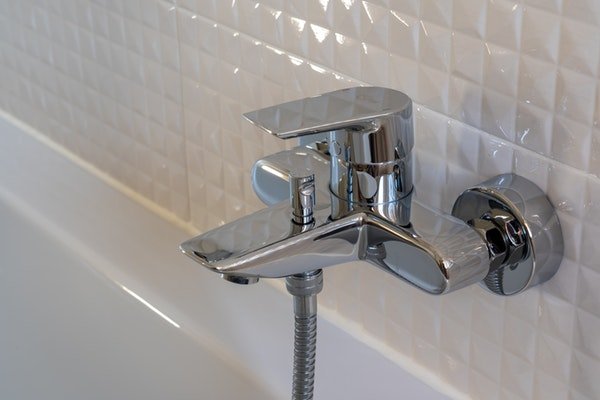 Ceramic sink faucet