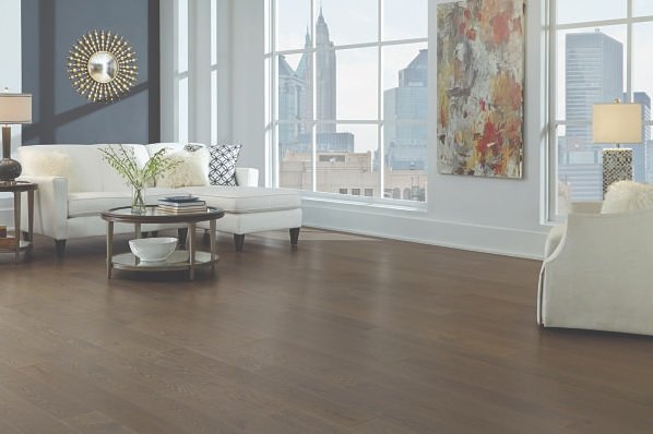 Engineered hardwood floor