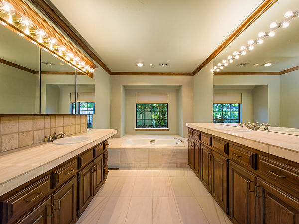 Options Materials Costs And Advantages Of Crown Molding In Bathrooms